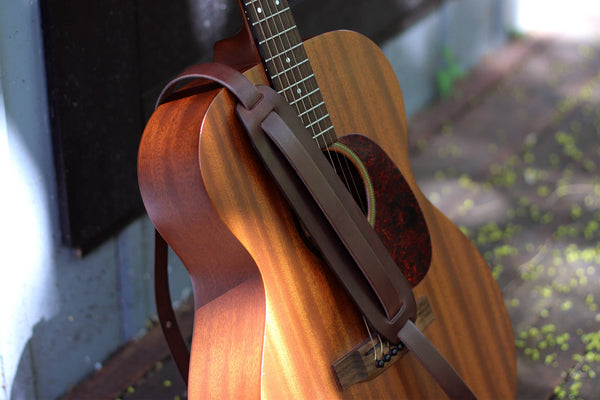 FOLK GUITAR STRAP DARK BROWN LEATHER