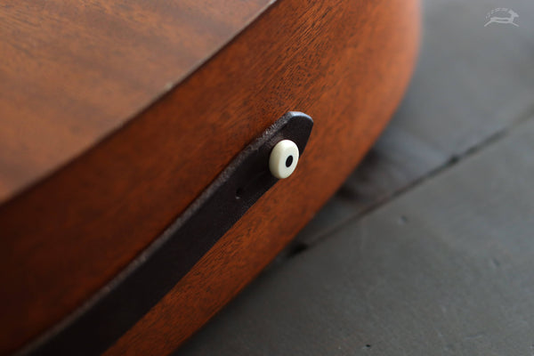 Brown Leather guitar strap with keyhole - OCHRE handcrafted