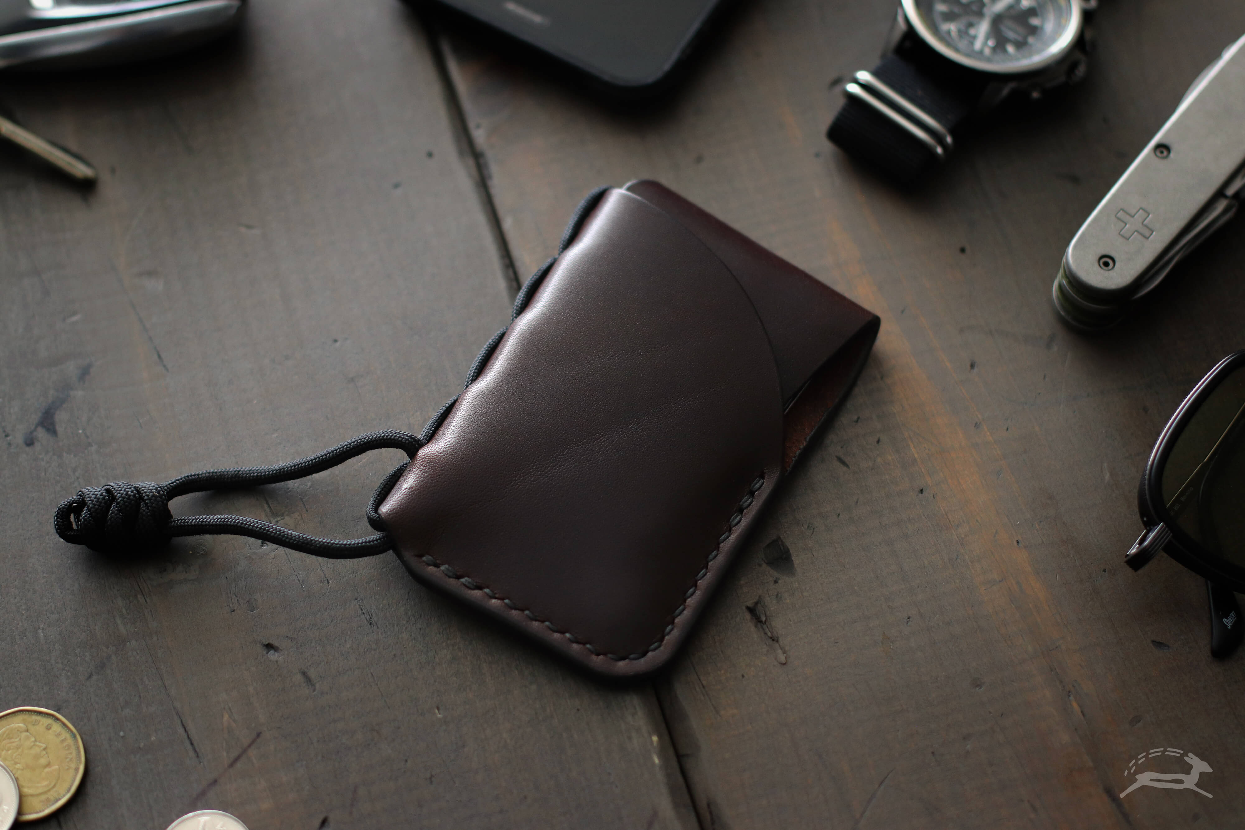 Dark brown leather wallet with 550 paracord - OCHRE handcrafted