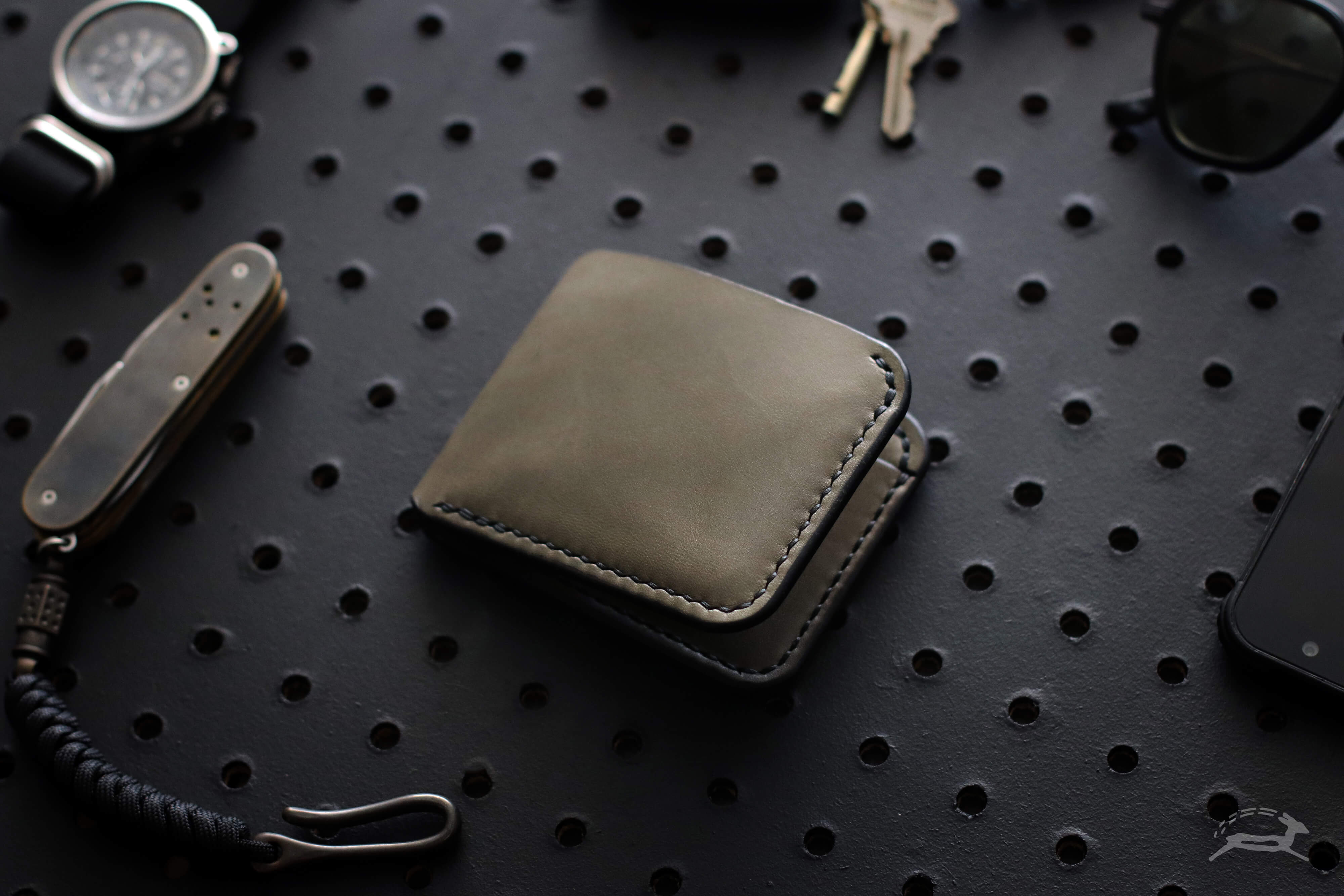 Slim leather edc billfold wallet in Crater Grey - OCHRE handcrafted