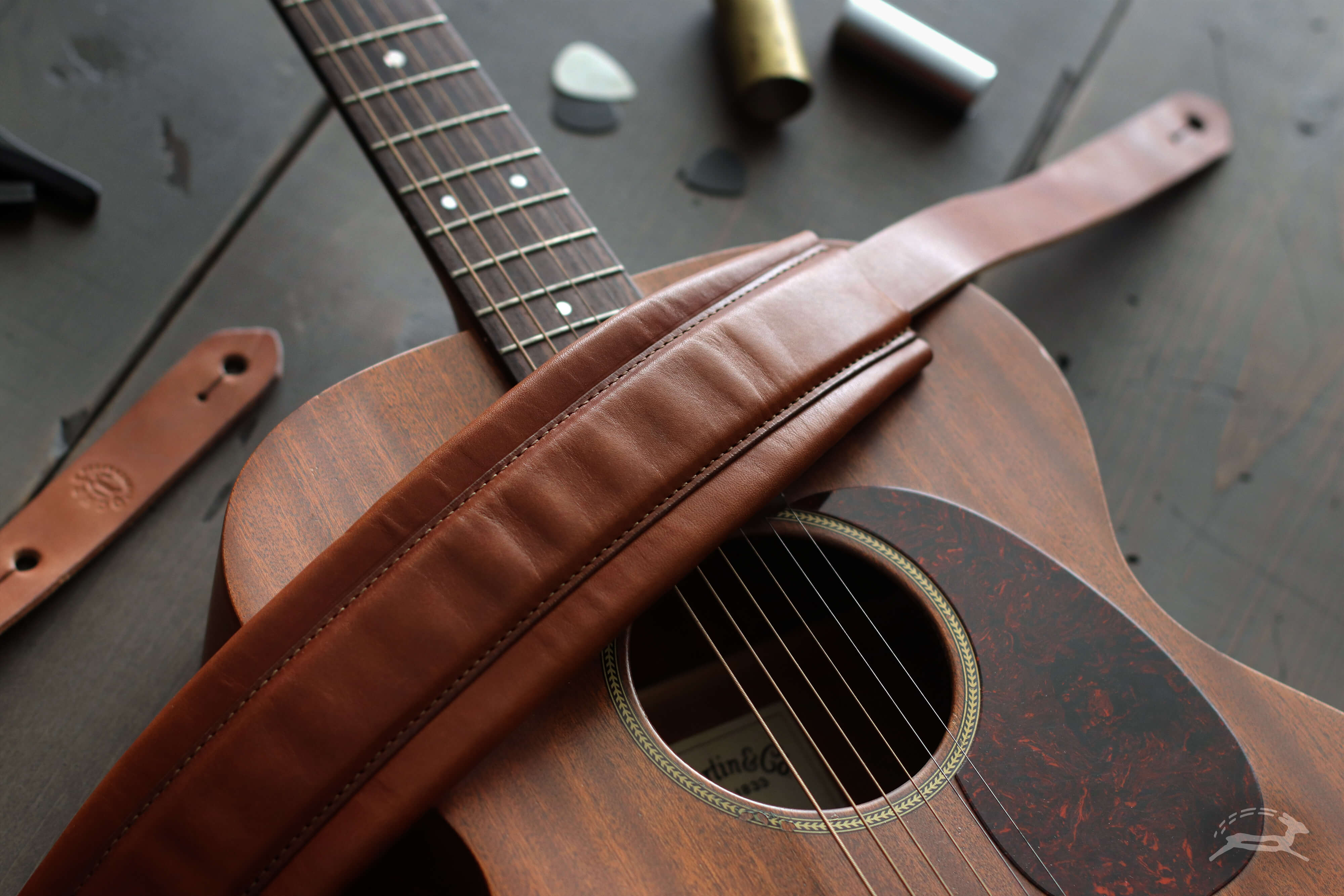 handmade leather guitar strap with martin 00015 - OCHRE handcrafted