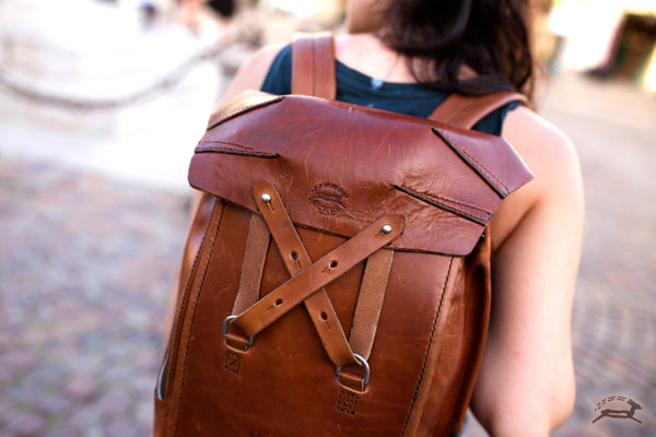 Leather rucksack outside - OCHRE handcrafted